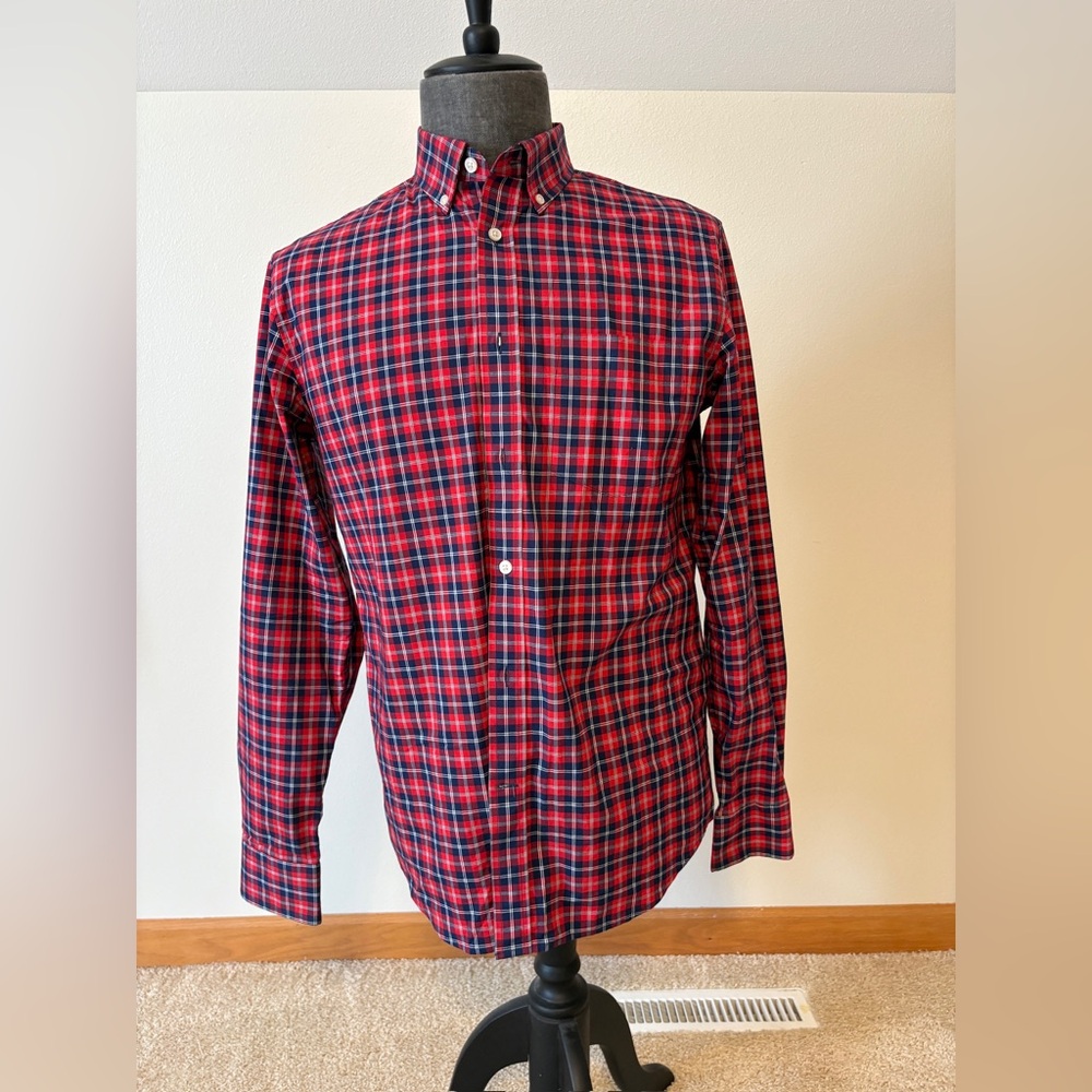 Banana Republic Red and Blue Casual Button Down Shirt